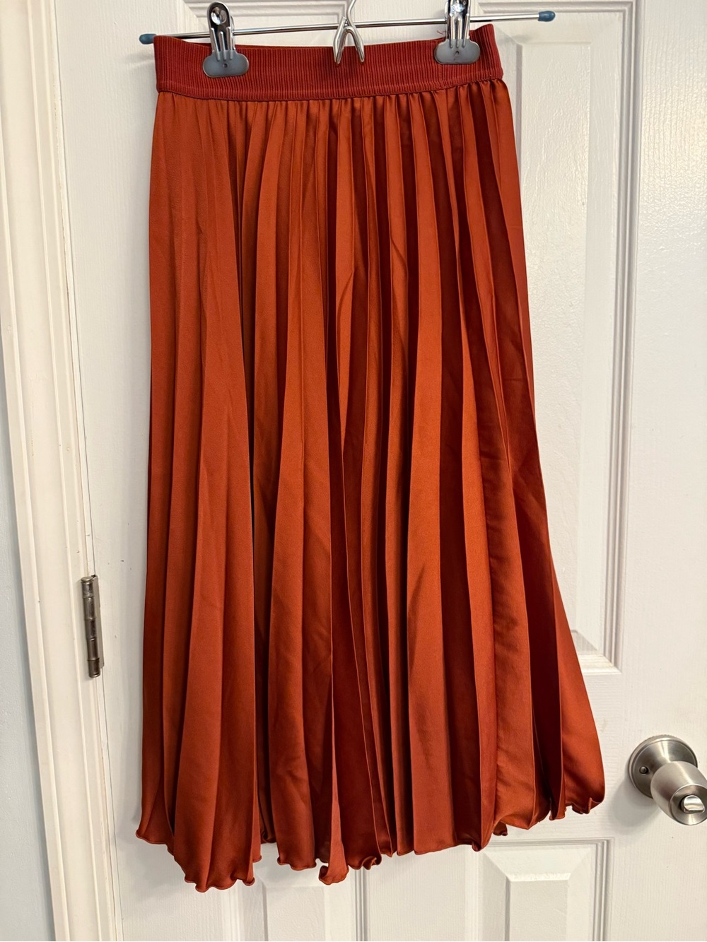 H&M Pleated Midi Skirt in Rust